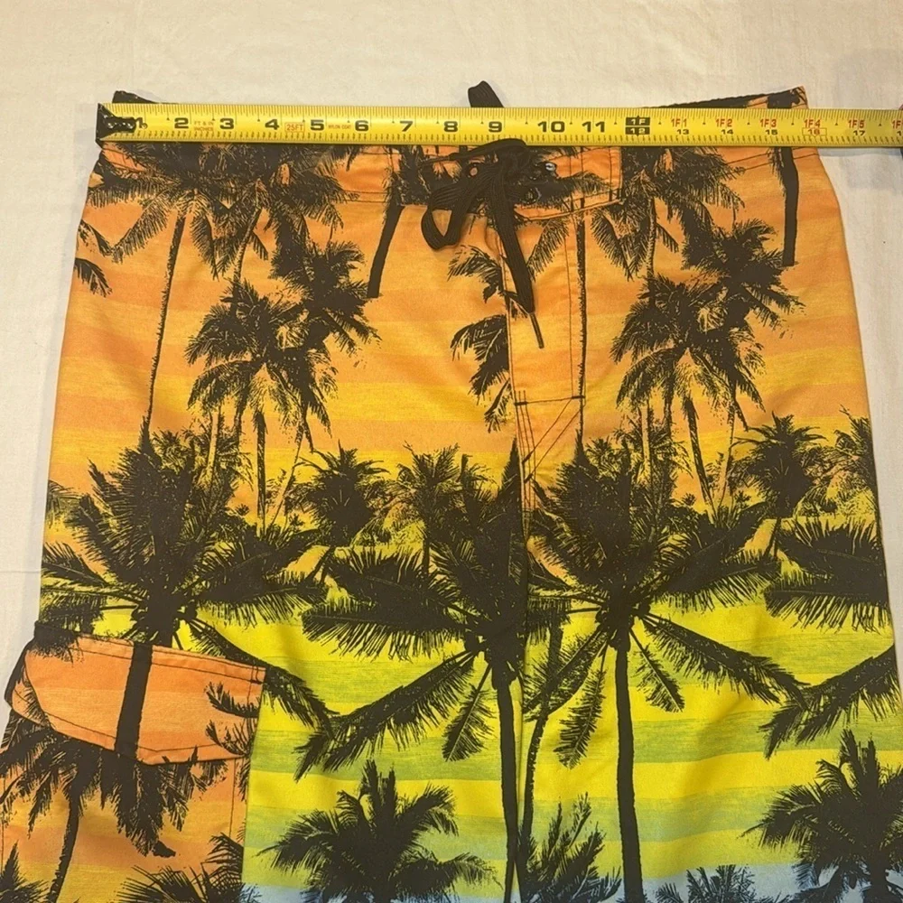 Hang Ten Boy's Multi Tropical Print Ombre Board Shorts  Size Boys Large EUC